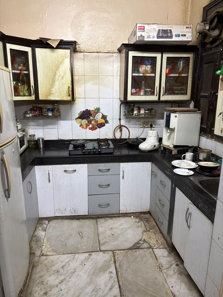 Kitchen, kirti nagar 3 Bedroom 150 Sq.Yd. Builder Floor In Kirti Nagar Delhi 9456466