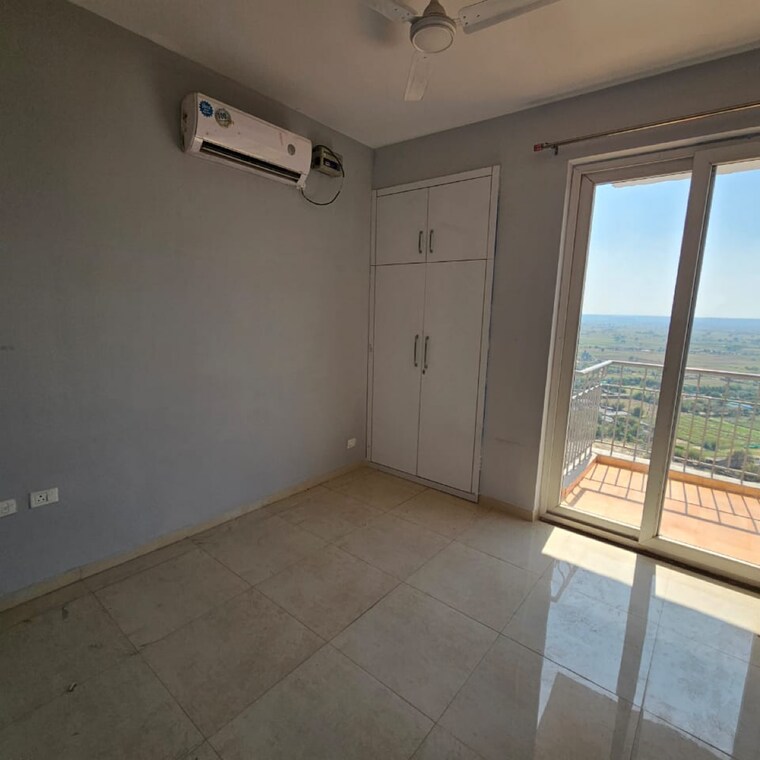 Room, supertech-hues 2 Bedroom 1180 Sq.Ft. Apartment In Sector 68 Gurgaon 9456584