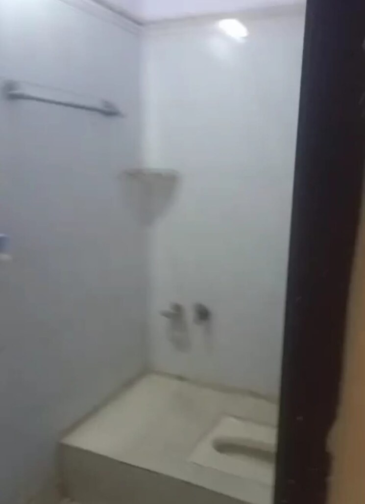 Bathroom, vasundhara sector 4 1 RK 450 Sq.Ft. Builder Floor In Vasundhara Sector 4 Ghaziabad 9456563