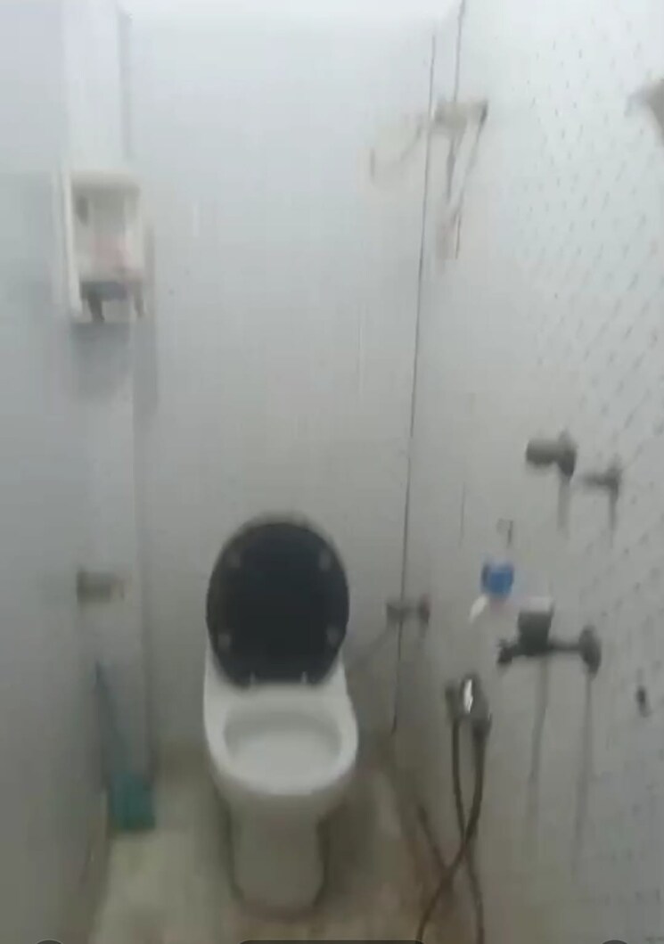 Bathroom, vasundhara sector 4 1 RK 450 Sq.Ft. Builder Floor In Vasundhara Sector 4 Ghaziabad 9456563