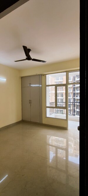 2 BHK Apartment For Rent in Radicon Vedantam, Sector 16c Greater Noida