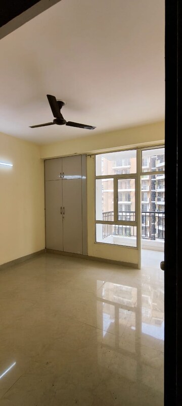 2 BHK Apartment For Rent in Radicon Vedantam, Sector 16c Greater Noida