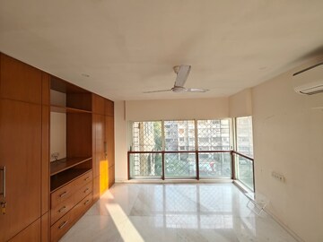 Room in 4 BHK Apartment at Mount Mary Bandra, Bandra West – for Rent