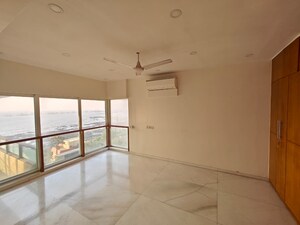 Room in 4 BHK Apartment at Mount Mary Bandra, Bandra West – for Rent