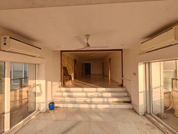 Parking in 4 BHK Apartment at Mount Mary Bandra, Bandra West – for Rent