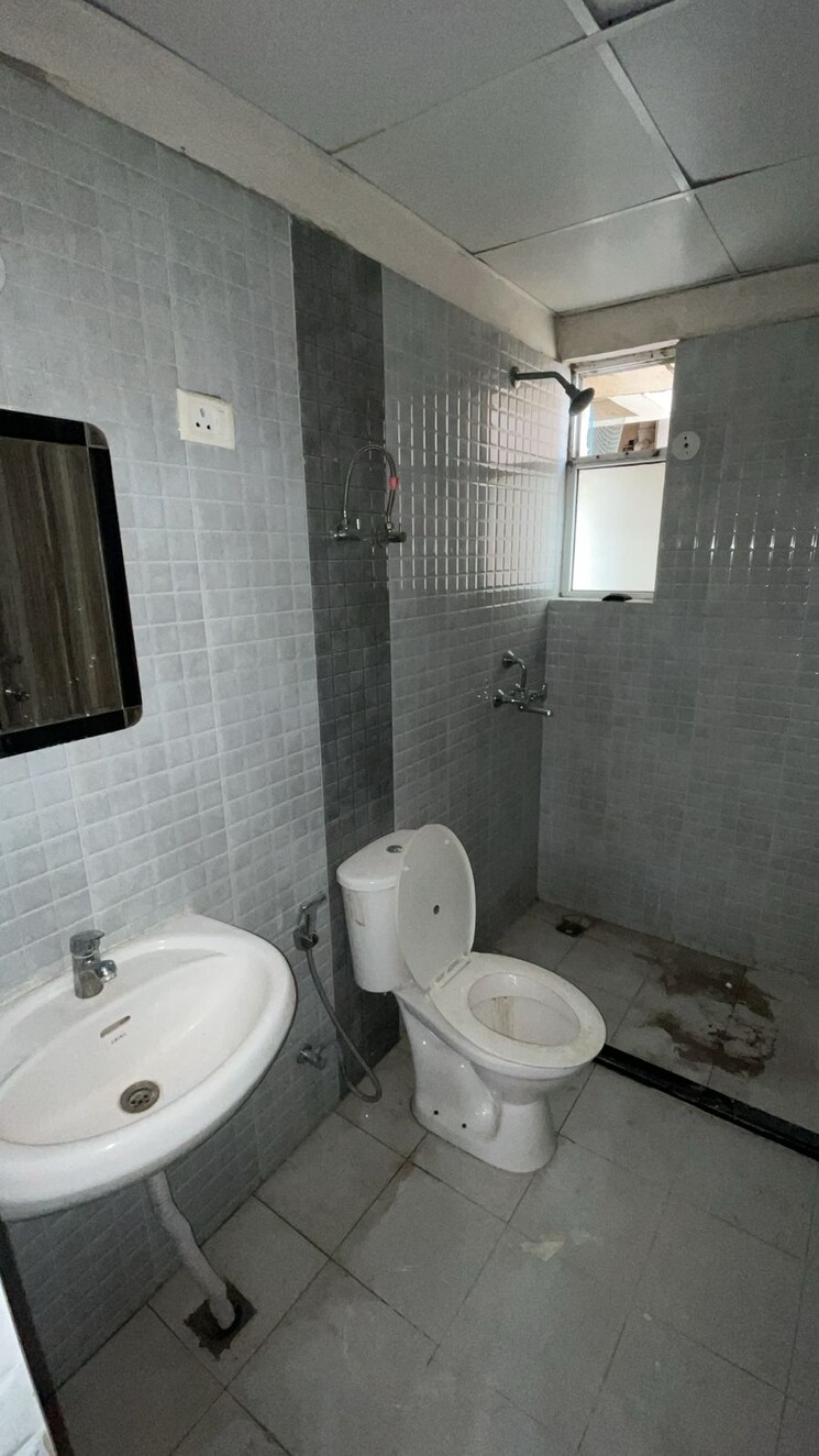 Bathroom, landcraft-golf-links 3 Bedroom 1450 Sq.Ft. Apartment In Pandav Nagar Ghaziabad 9456628