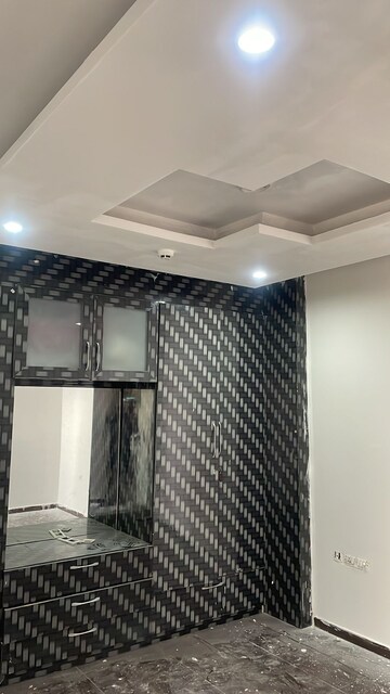 Team Area in 3 BHK Apartment at Landcraft Golf Links, Pandav Nagar – for Sale