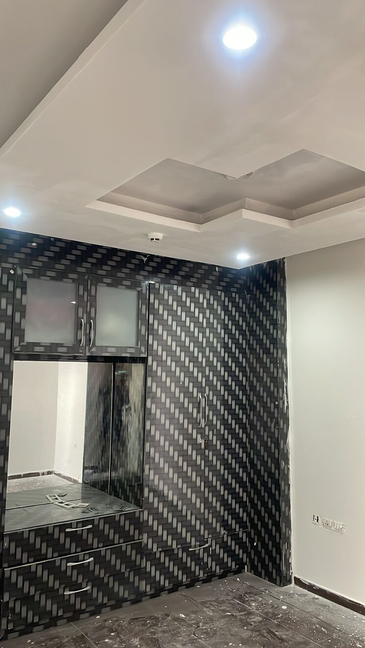 Team Area, landcraft-golf-links 3 Bedroom 1450 Sq.Ft. Apartment In Pandav Nagar Ghaziabad 9456628