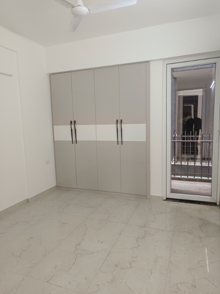 Room, smart-world-gems 2.5 Bedroom 1109 Sq.Ft. Apartment In Sector 89 Gurgaon 9456836