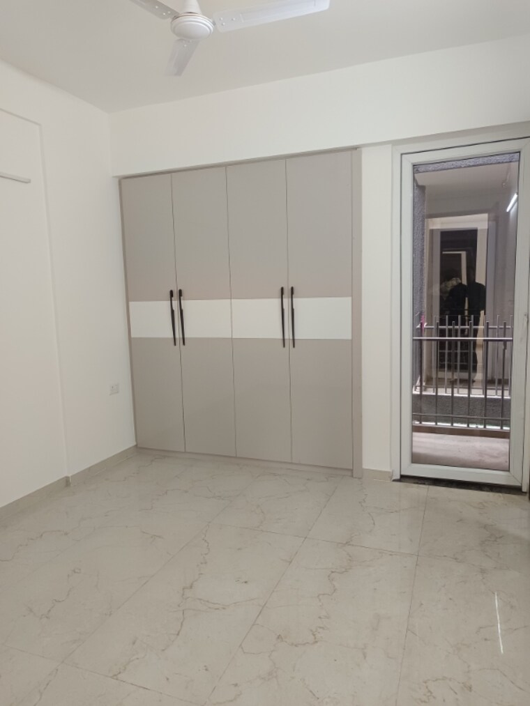 Room, smart-world-gems 2.5 Bedroom 1109 Sq.Ft. Apartment In Sector 89 Gurgaon 9456836