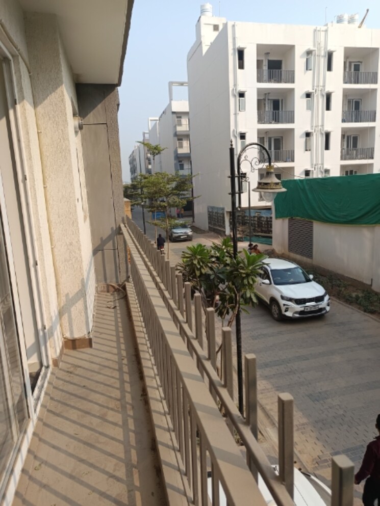 Balcony, smart-world-gems 2.5 Bedroom 1109 Sq.Ft. Apartment In Sector 89 Gurgaon 9456836