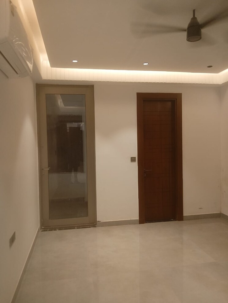 Bedroom, shakti khand 3 Bedroom 1350 Sq.Ft. Apartment In Shakti Khand Ghaziabad 9456848