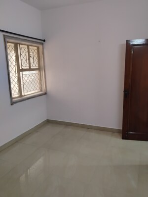 2.5 BHK Apartment For Rent in Rohini Sector 9