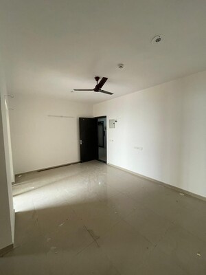 Room in 2 BHK Apartment at Landcraft Golf Links, Pandav Nagar – for Sale