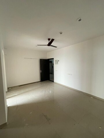 Room in 2 BHK Apartment at Landcraft Golf Links, Pandav Nagar – for Sale