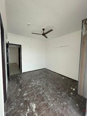 Room in 2 BHK Apartment at Landcraft Golf Links, Pandav Nagar – for Sale