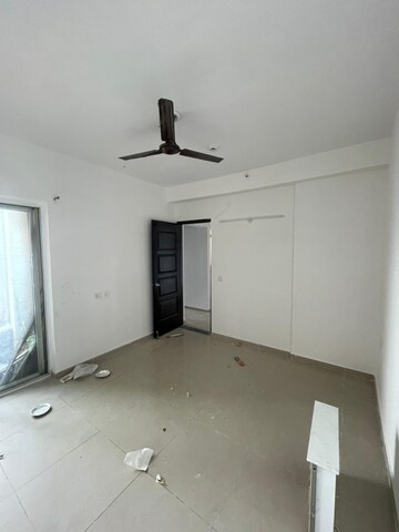 Room in 2 BHK Apartment at Landcraft Golf Links, Pandav Nagar – for Sale