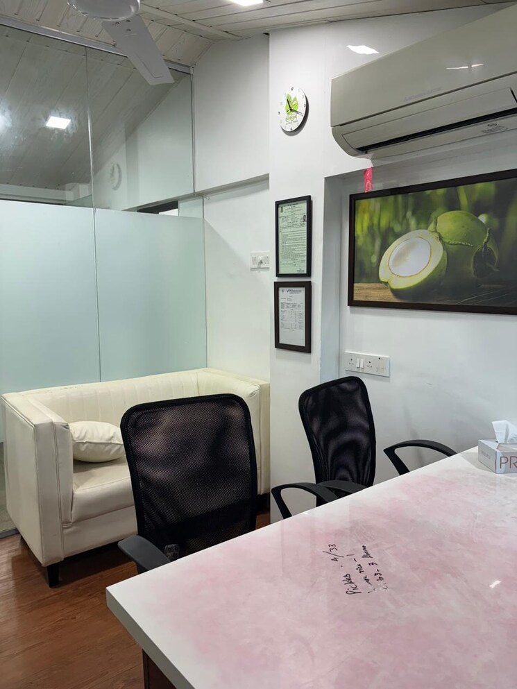 Team Area, sector 31 Commercial Office Space 1740 Sq.Ft. In Sector 31 Faridabad 9456829