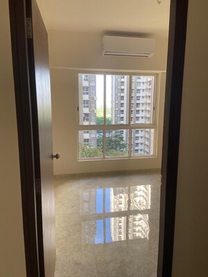 Room in 2 BHK Apartment at Lodha Amara, Kolshet Road – for Sale