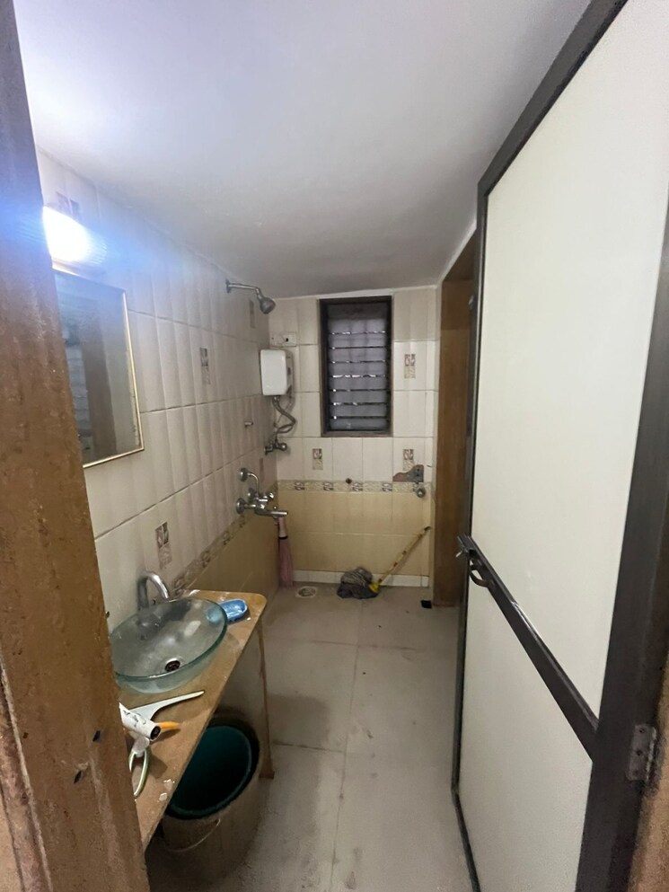 Bathroom, satyam-chs-naupada 1 Bedroom 450 Sq.Ft. Apartment In Naupada Thane 9456857
