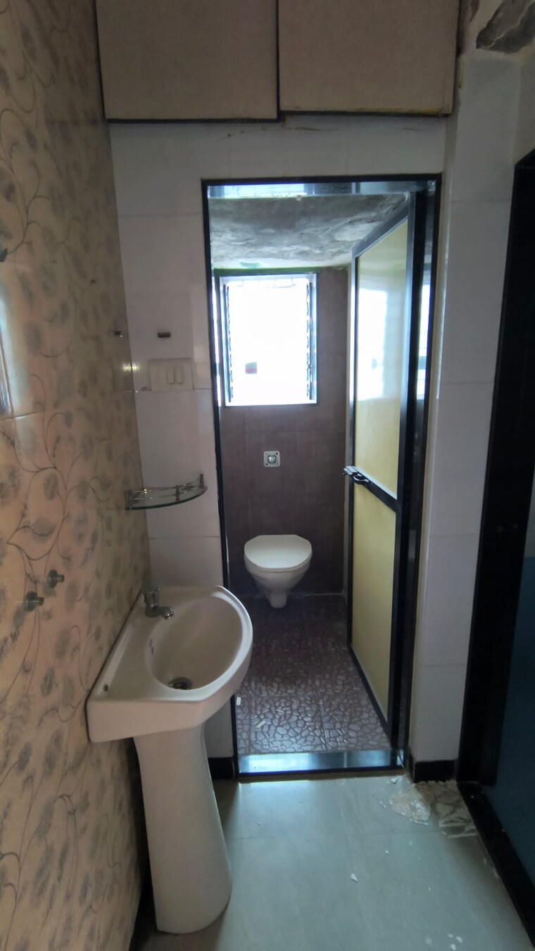 Bathroom, prakash-chs-charai 1 Bedroom 450 Sq.Ft. Apartment In Charai Thane 9456880