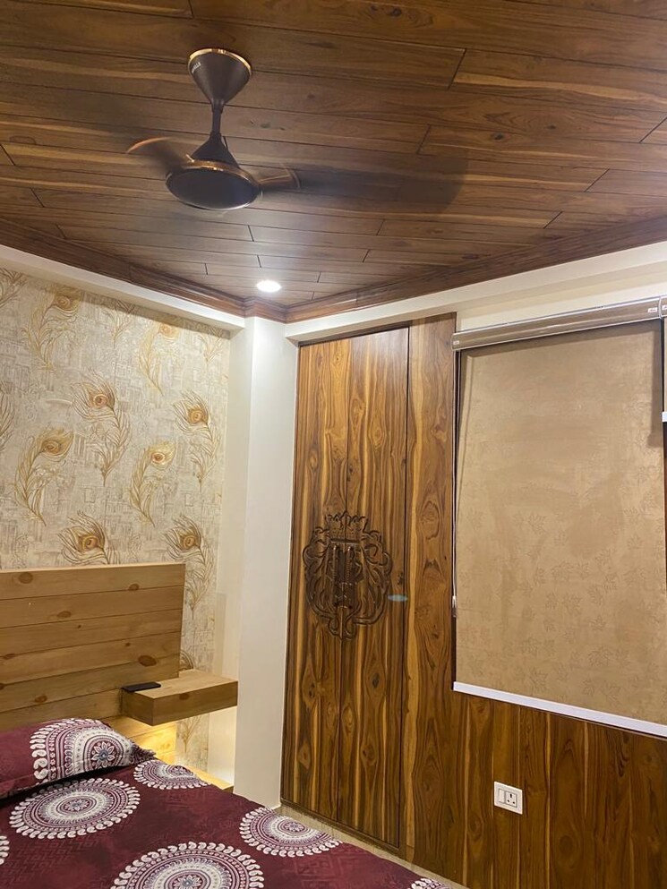 Bedroom, rajendra nagar sector 5 3 Bedroom 150 Sq.Yd. Builder Floor In Rajendra Nagar Sector 5 Ghaziabad 9456898