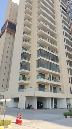 3.5 BHK + Servant Room Apartment For Sale in Sector 82
