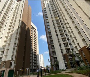 2 BHK Apartment For Sale in Lodha Bellavista, Manpada