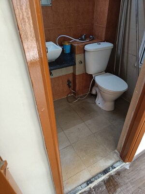 Bathroom in 2 BHK Builder Floor at Seawoods Sector 50 – for Rent