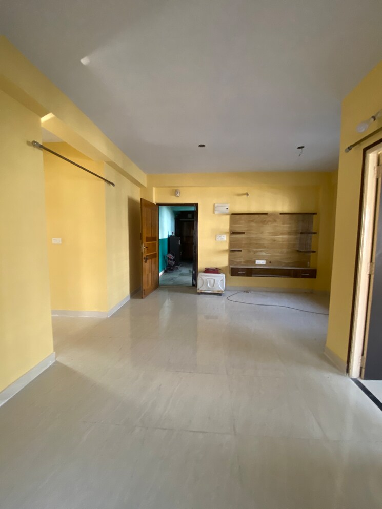 Room, chinar park 3 Bedroom 1350 Sq.Ft. Apartment In Chinar Park Kolkata 9456915