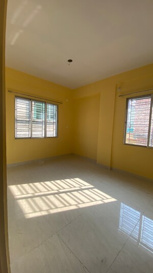 Room in 3 BHK Apartment at Chinar Park – for Rent