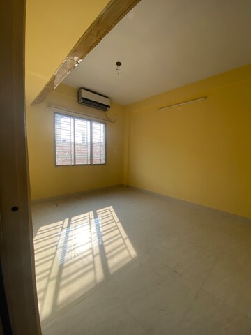 Room in 3 BHK Apartment at Chinar Park – for Rent