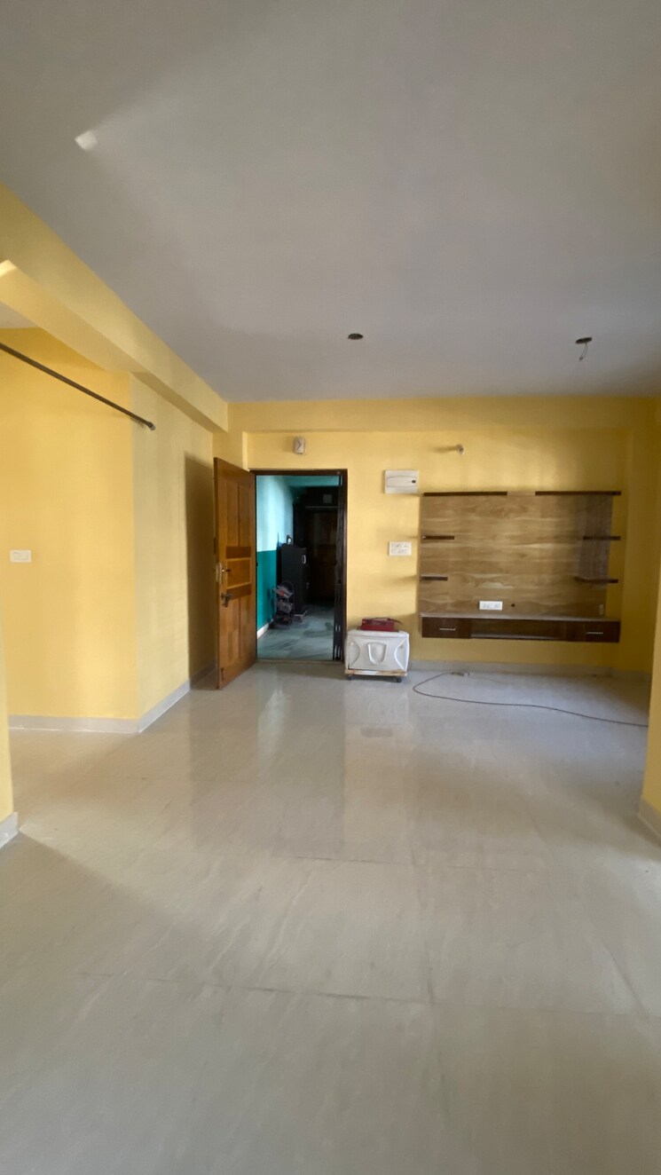 Room, chinar park 3 Bedroom 1350 Sq.Ft. Apartment In Chinar Park Kolkata 9456915