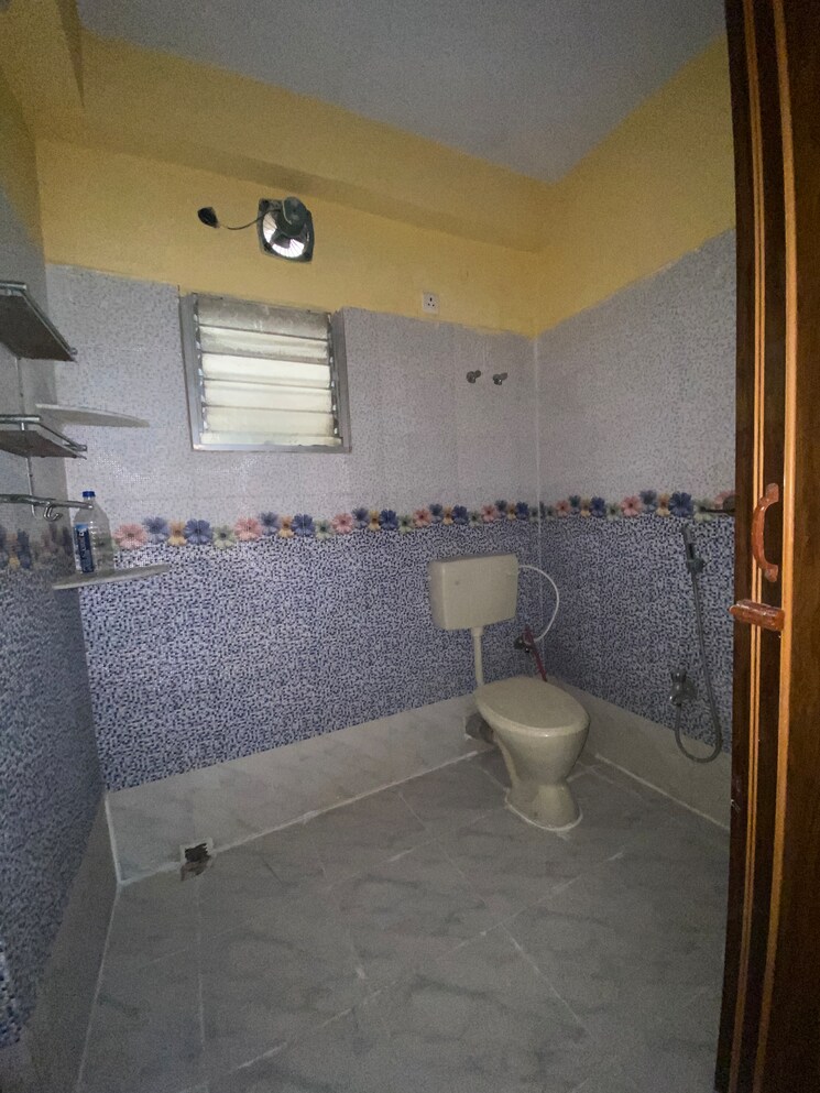 Attached Bathroom, chinar park 3 Bedroom 1350 Sq.Ft. Apartment In Chinar Park Kolkata 9456915