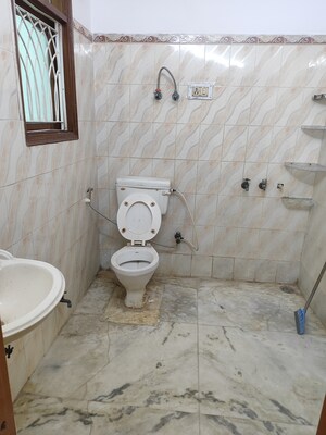 Bathroom in 2.5 BHK Villa at RWA Apartments Sector 52, Sector 52 – for Rent