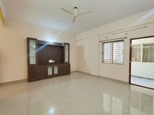 Room in 3 BHK Apartment at Purvi Lotus, Hsr Layout – for Rent