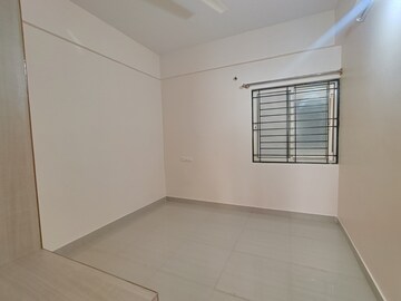 Room in 3 BHK Apartment at Purvi Lotus, Hsr Layout – for Rent