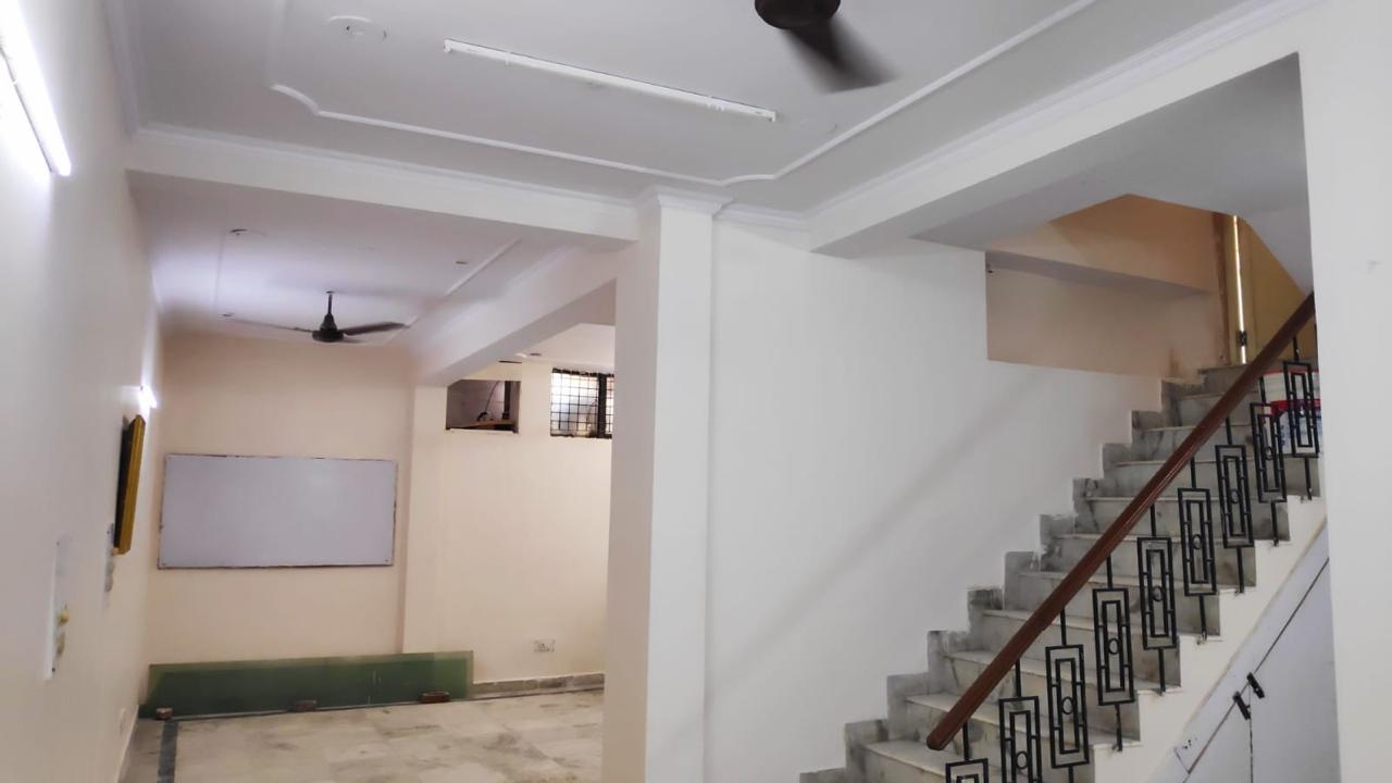3 BHK Builder Floor For Rent in New Friends Colony