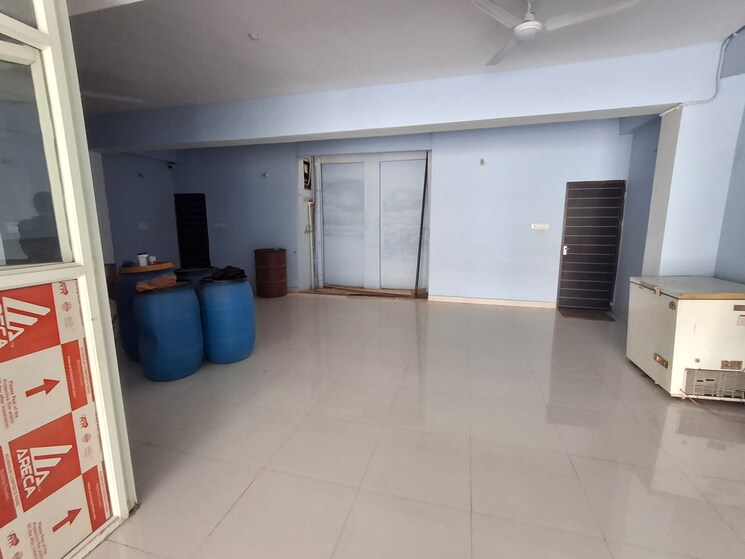 Kitchen, kolar rd Commercial Showroom 8000 Sq.Ft. In Kolar rd Bhopal 9456985