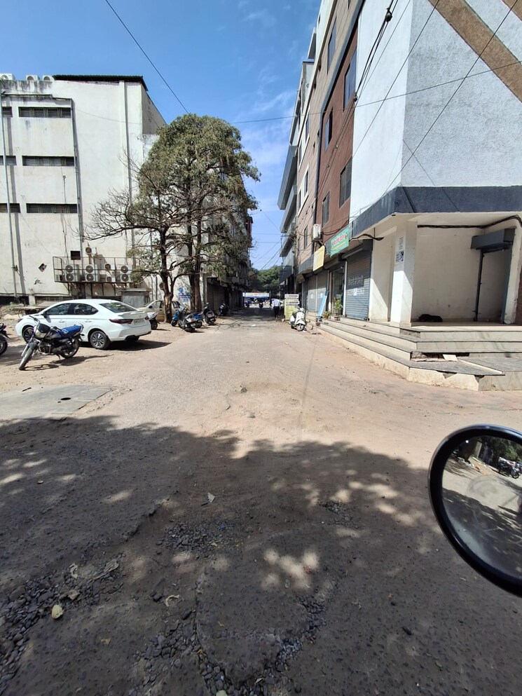 Exterior View, kolar rd Commercial Showroom 8000 Sq.Ft. In Kolar rd Bhopal 9456985