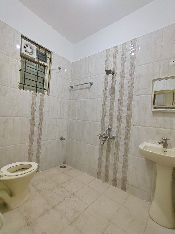 Bathroom, purvi-lotus 2 Bedroom 1198 Sq.Ft. Apartment In Hsr Layout Bangalore 9457015