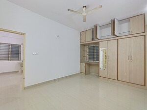 Room in 2 BHK Apartment at Purvi Lotus, Hsr Layout – for Rent