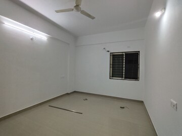 Room in 2 BHK Apartment at Purvi Lotus, Hsr Layout – for Rent