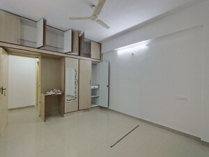 Room in 2 BHK Apartment at Purvi Lotus, Hsr Layout – for Rent