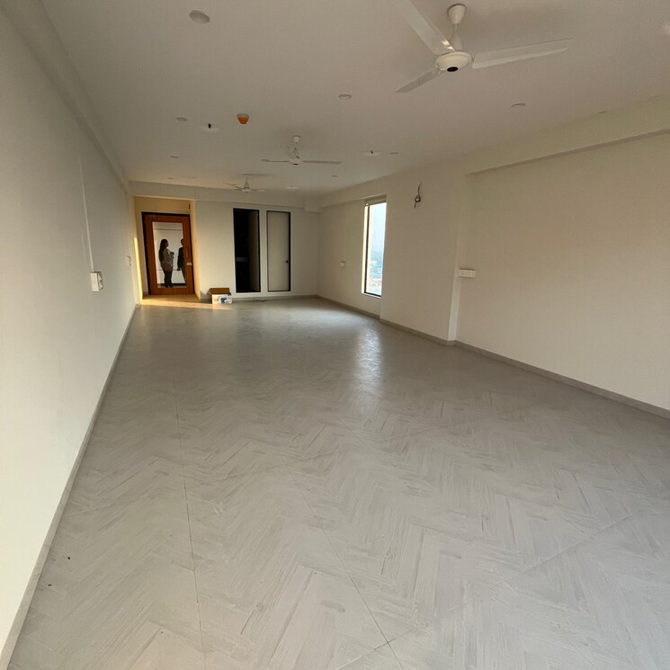 Room, lodha-signet-palava Commercial Office Space 550 Sq.Ft. In Kalyan Shilphata Road Thane 9457612