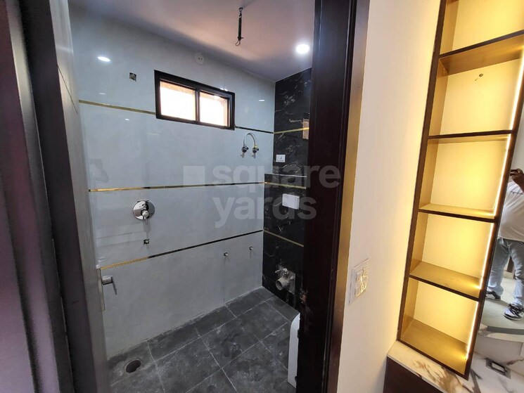Attached Bathroom, deep vihar 3 Bedroom 116 Sq.Yd. Builder Floor In Deep Vihar Delhi 9457377