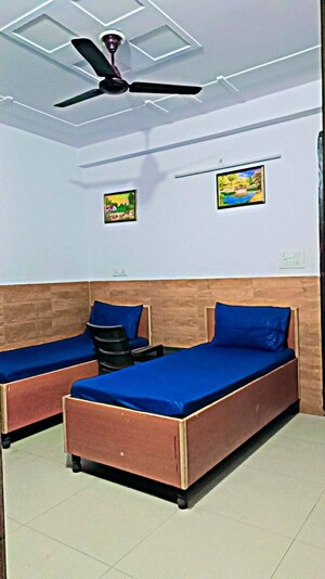 Team Area in  Pg at Sector 63a – for Rent