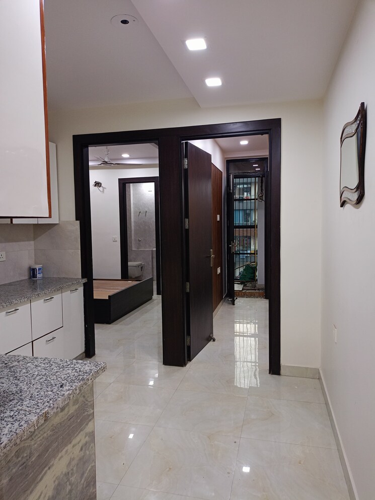 Room, shakti khand iii 3 Bedroom 1400 Sq.Ft. Builder Floor In Shakti Khand Iii Ghaziabad 9457597