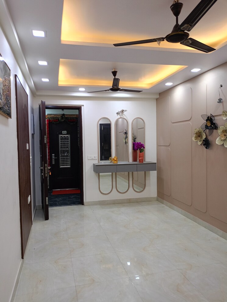 Room, shakti khand iii 3 Bedroom 1400 Sq.Ft. Builder Floor In Shakti Khand Iii Ghaziabad 9457597