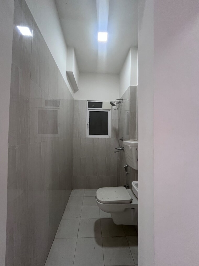 Bathroom, kolshet 2 Bedroom 500 Sq.Ft. Apartment In Kolshet Thane 9457564